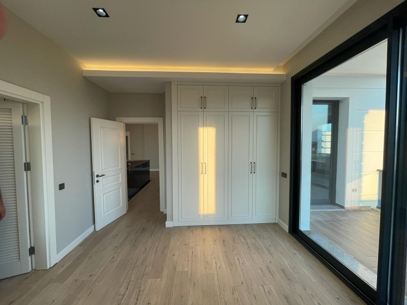 DÖŞEMEALTI VALİ KONAKLARI2 YAKINI KATTA TEK DAİRE